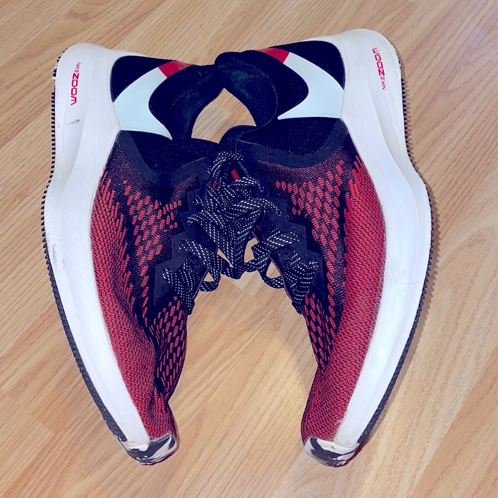Nike Zoom WINFLO running like new size 10.5
